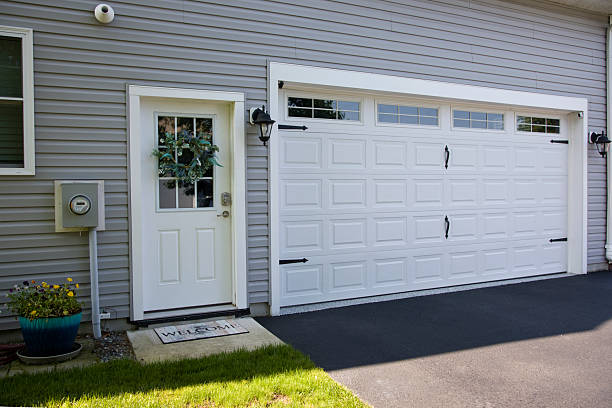 24/7 Emergency Garage Door Panel Replacement experts in Robertson County County, TN